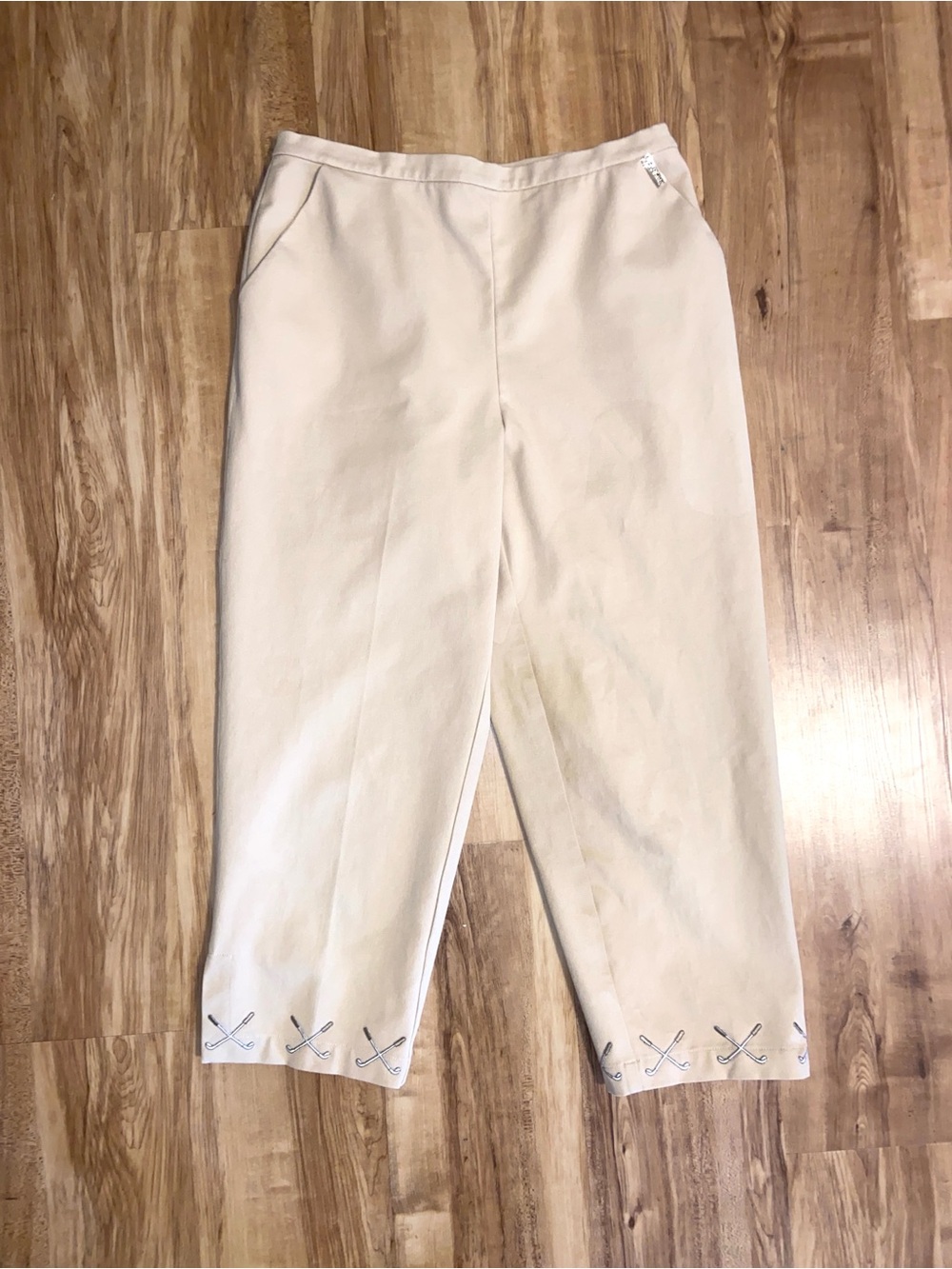 VTG St. John Sport Marie Gray Golf Pants Size 12 Cream Embroidered Cuffs EUC